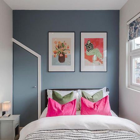 Stunning 3 Bed Duplex Apartment In The Heart Of West Hampstead Лондон Екстериор снимка