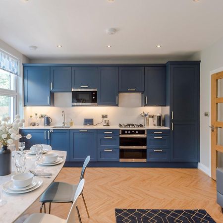 Stunning 3 Bed Duplex Apartment In The Heart Of West Hampstead Лондон Екстериор снимка