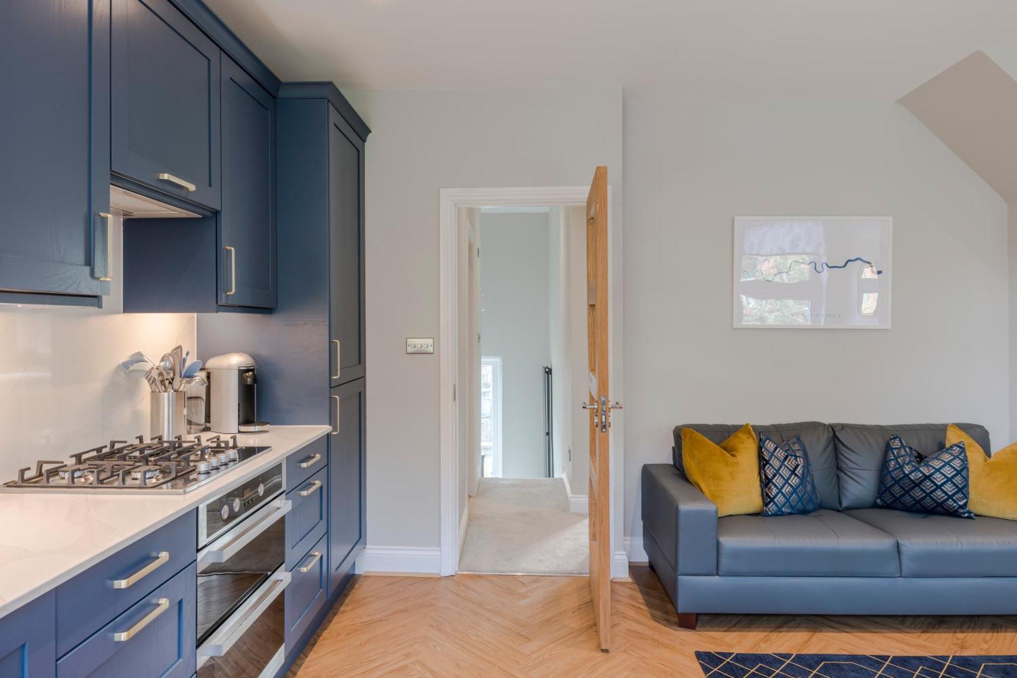 Stunning 3 Bed Duplex Apartment In The Heart Of West Hampstead Лондон Екстериор снимка