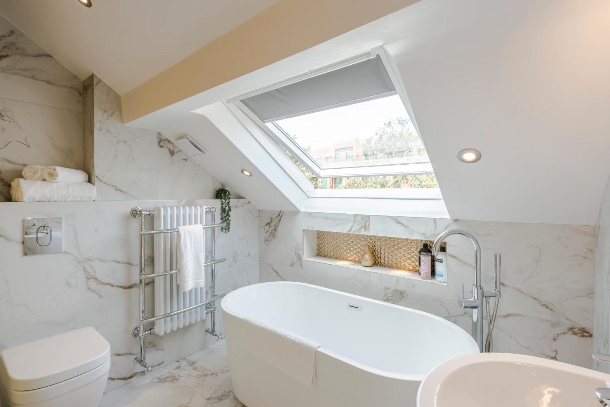 Stunning 3 Bed Duplex Apartment In The Heart Of West Hampstead Лондон Екстериор снимка