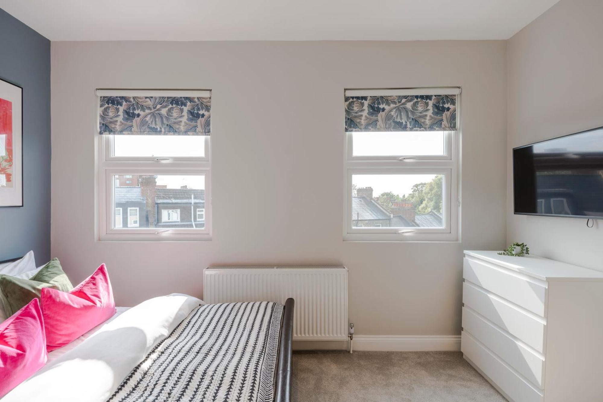 Stunning 3 Bed Duplex Apartment In The Heart Of West Hampstead Лондон Екстериор снимка
