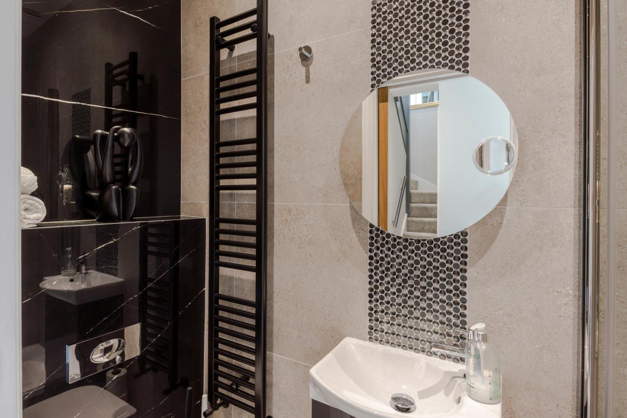 Stunning 3 Bed Duplex Apartment In The Heart Of West Hampstead Лондон Екстериор снимка