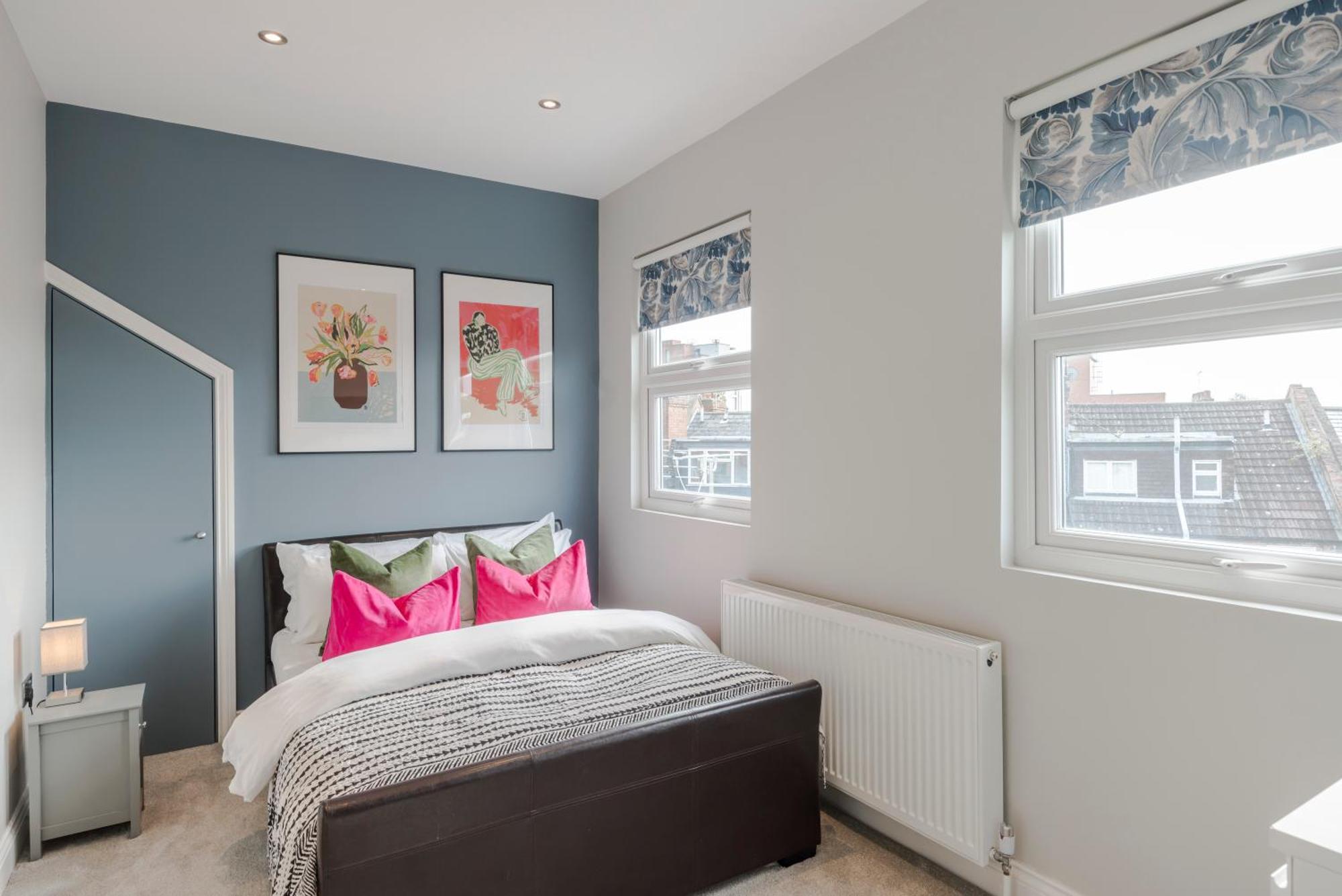Stunning 3 Bed Duplex Apartment In The Heart Of West Hampstead Лондон Екстериор снимка