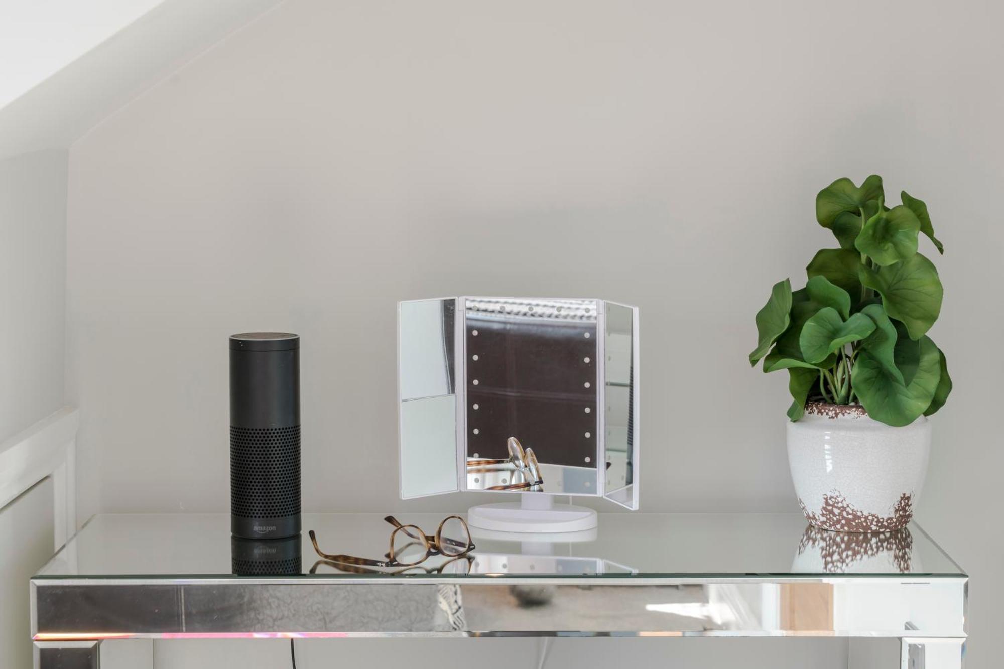 Stunning 3 Bed Duplex Apartment In The Heart Of West Hampstead Лондон Екстериор снимка